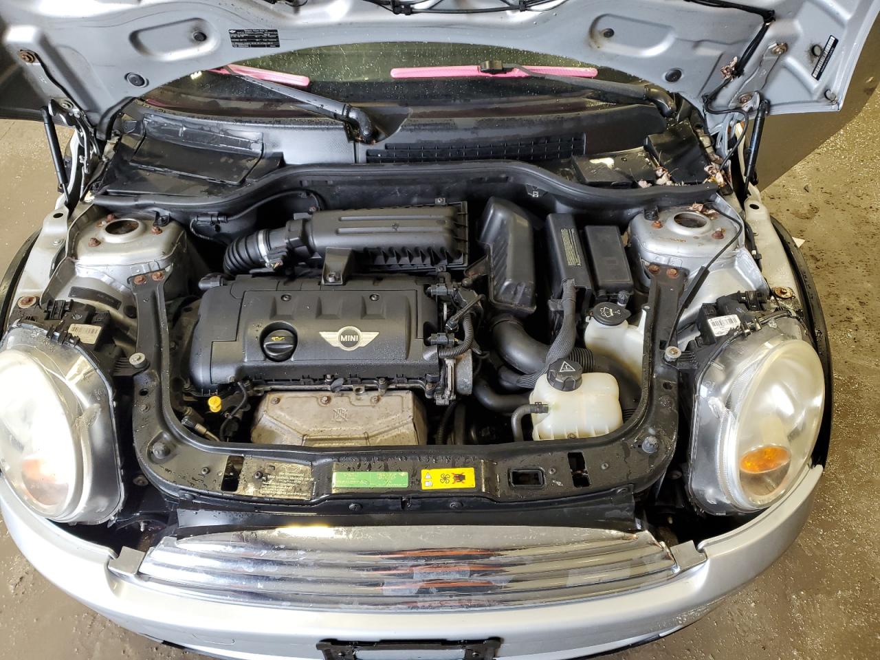 2010 MINI Cooper - Image 11