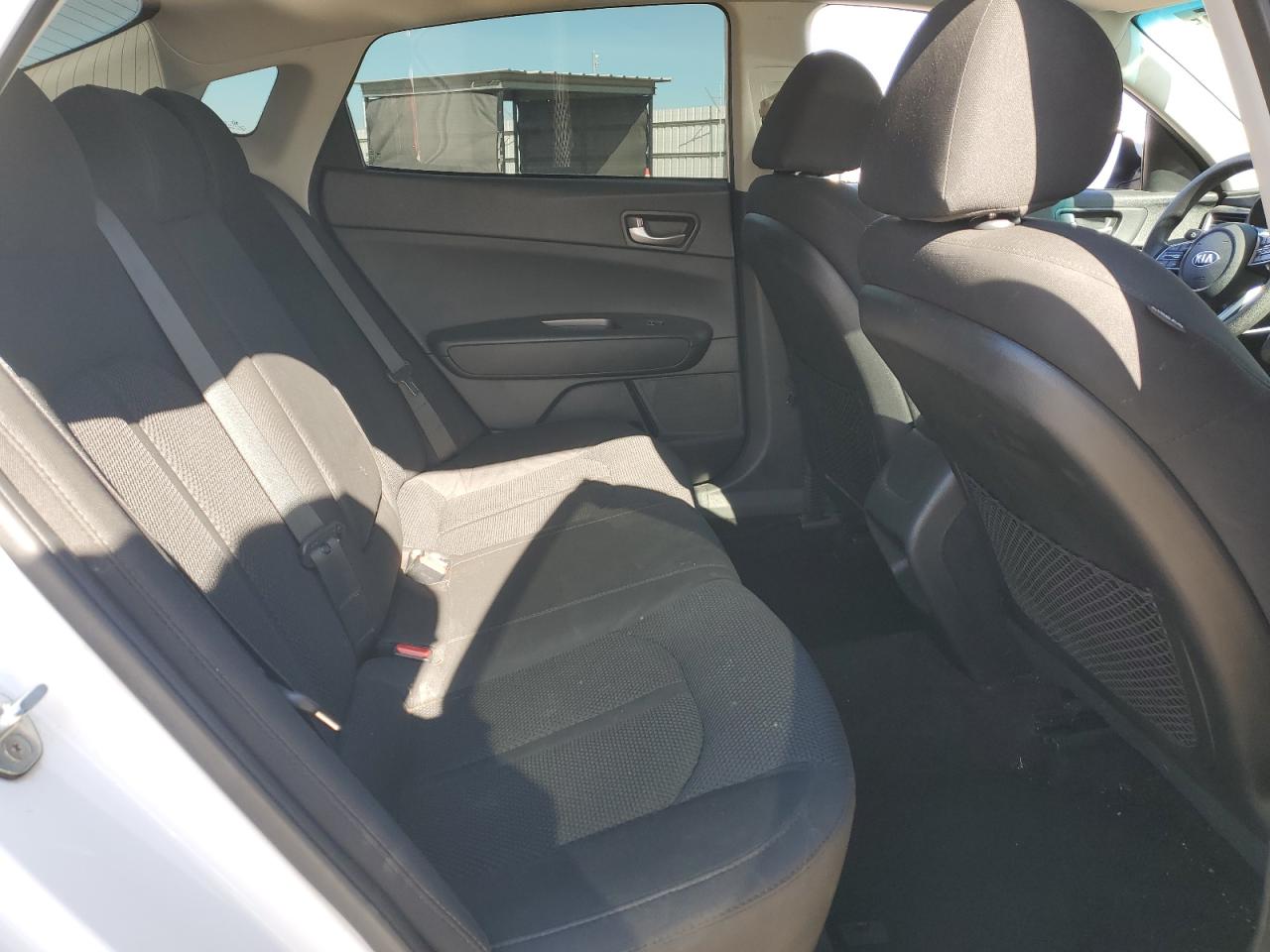 2019 Kia Optima - Image 10