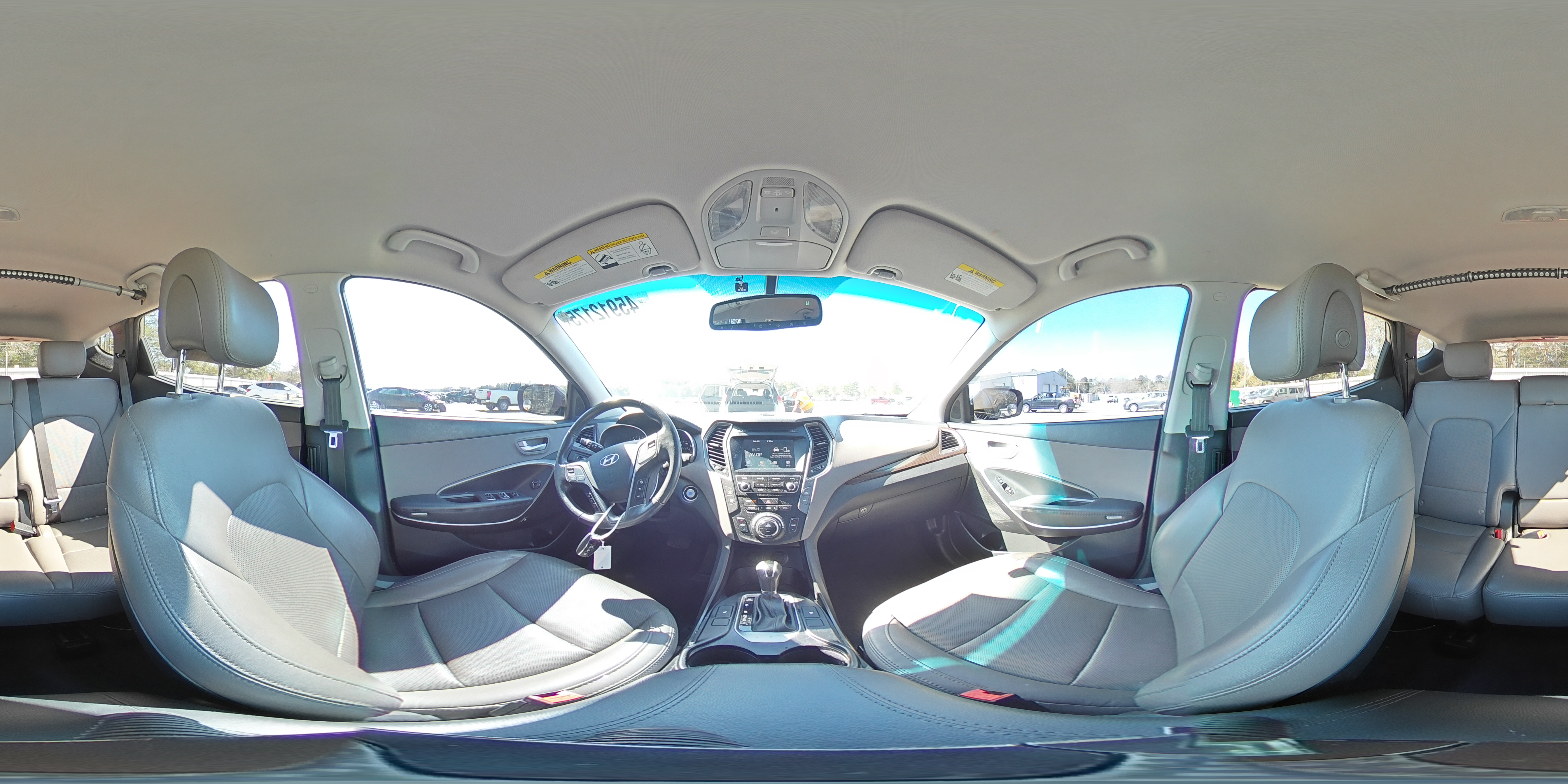 2017 Hyundai Santa Fe - Image 16