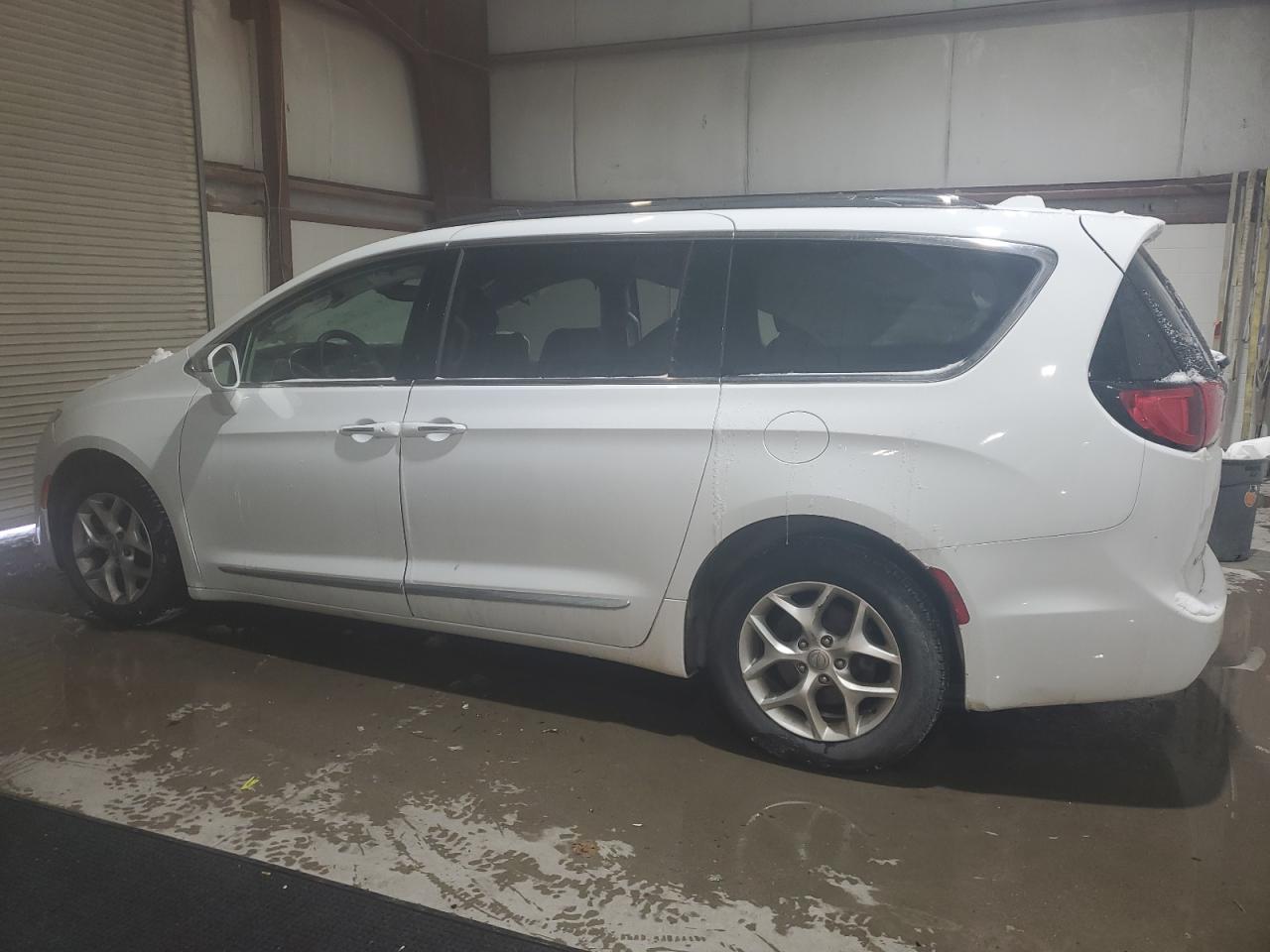 2020 Chrysler Pacifica - Image 2