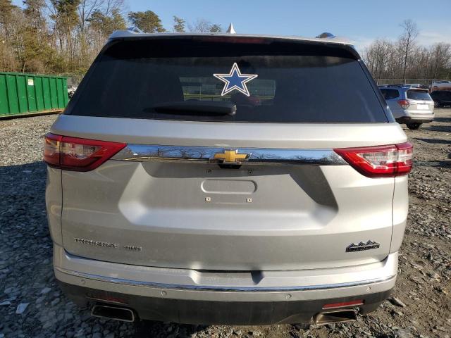  CHEVROLET TRAVERSE 2018 Srebrny
