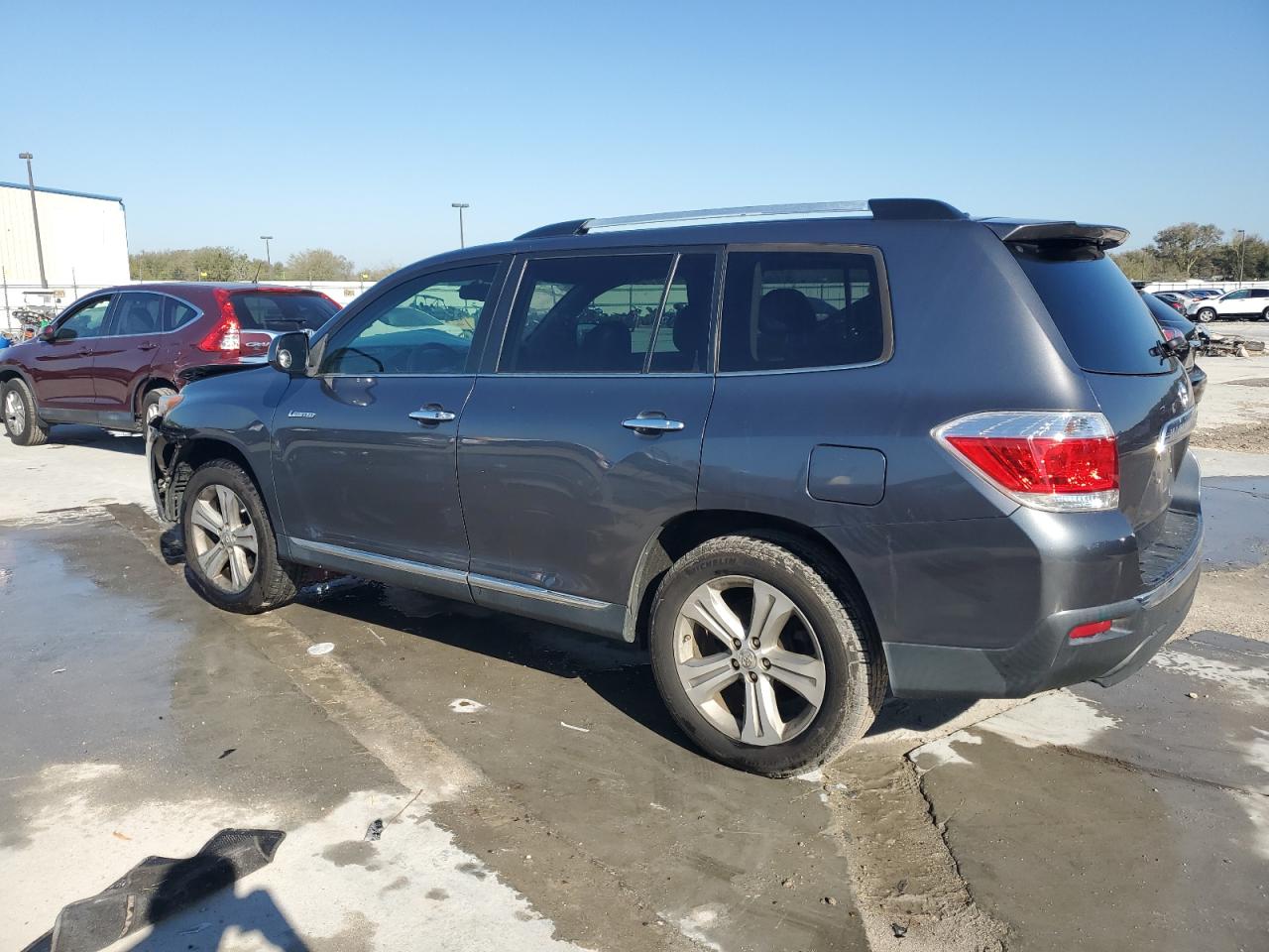 2013 Toyota Highlander - Image 2