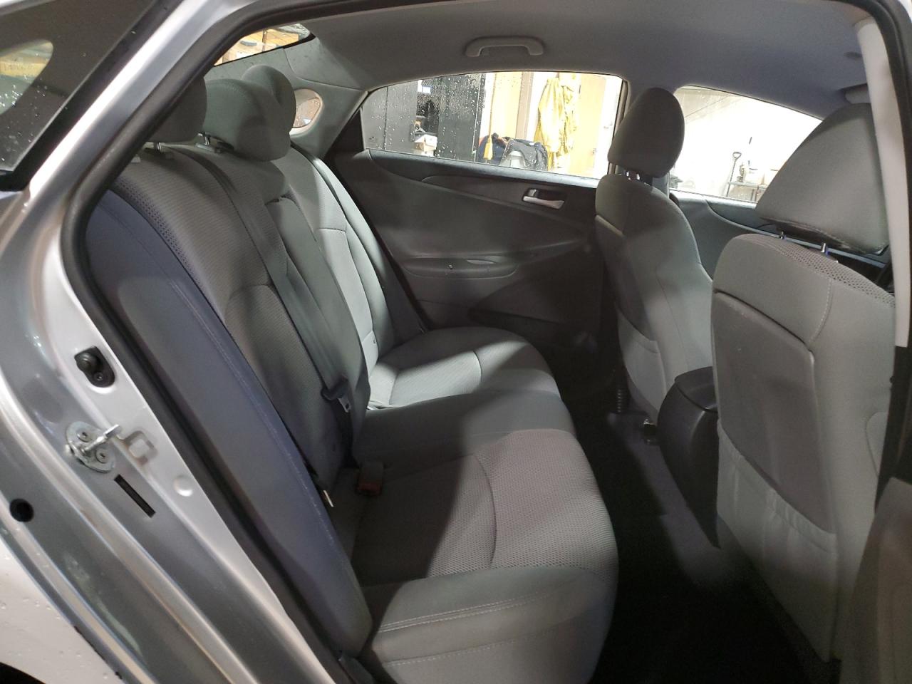2013 Hyundai Sonata - Image 10