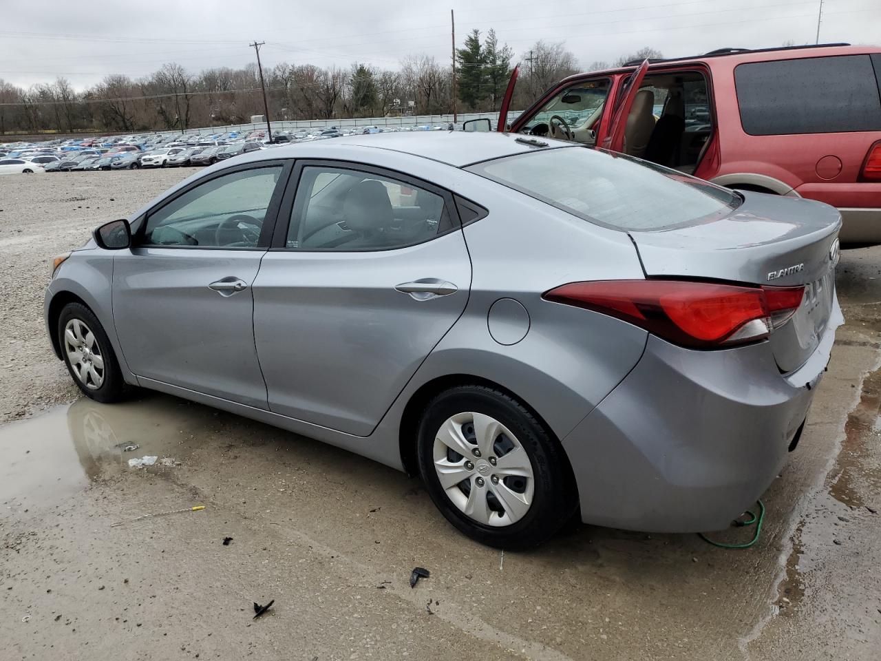 2016 Hyundai Elantra - Image 2