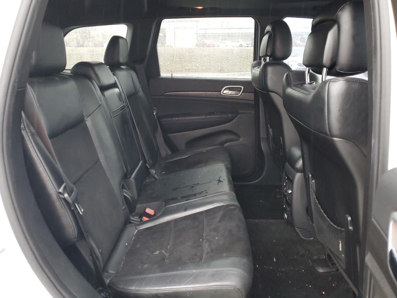 2015 Jeep Grand Cherokee - Image 11