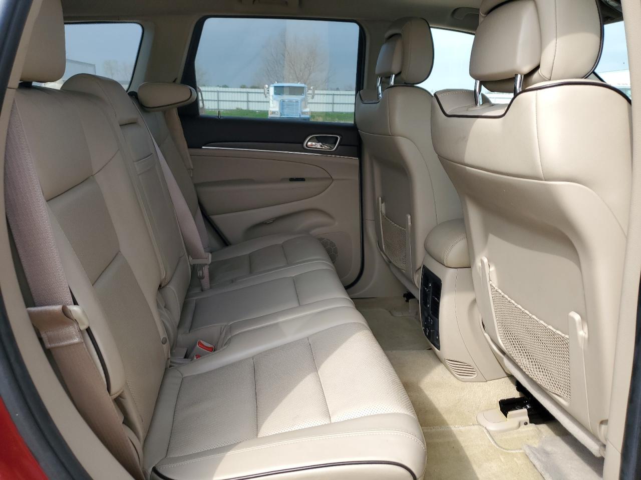 2014 Jeep Grand Cherokee - Image 10