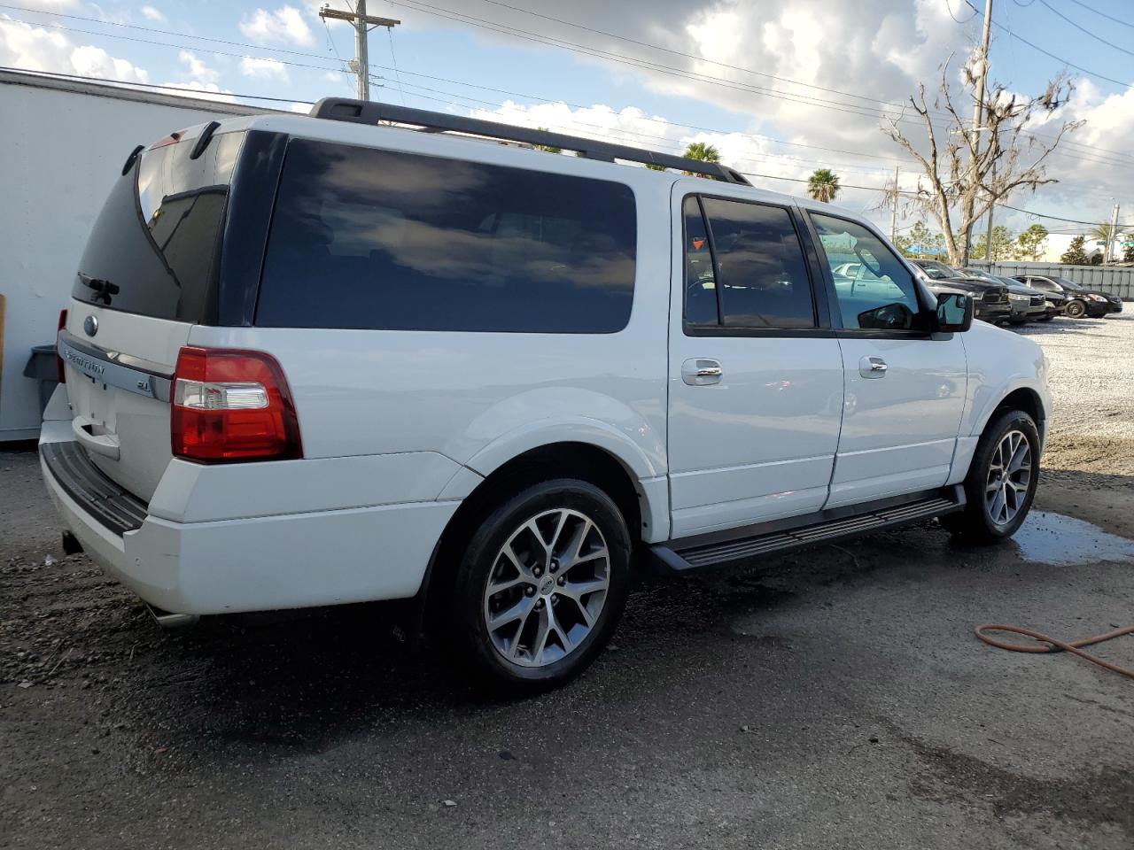 2016 Ford Expedition - Image 3