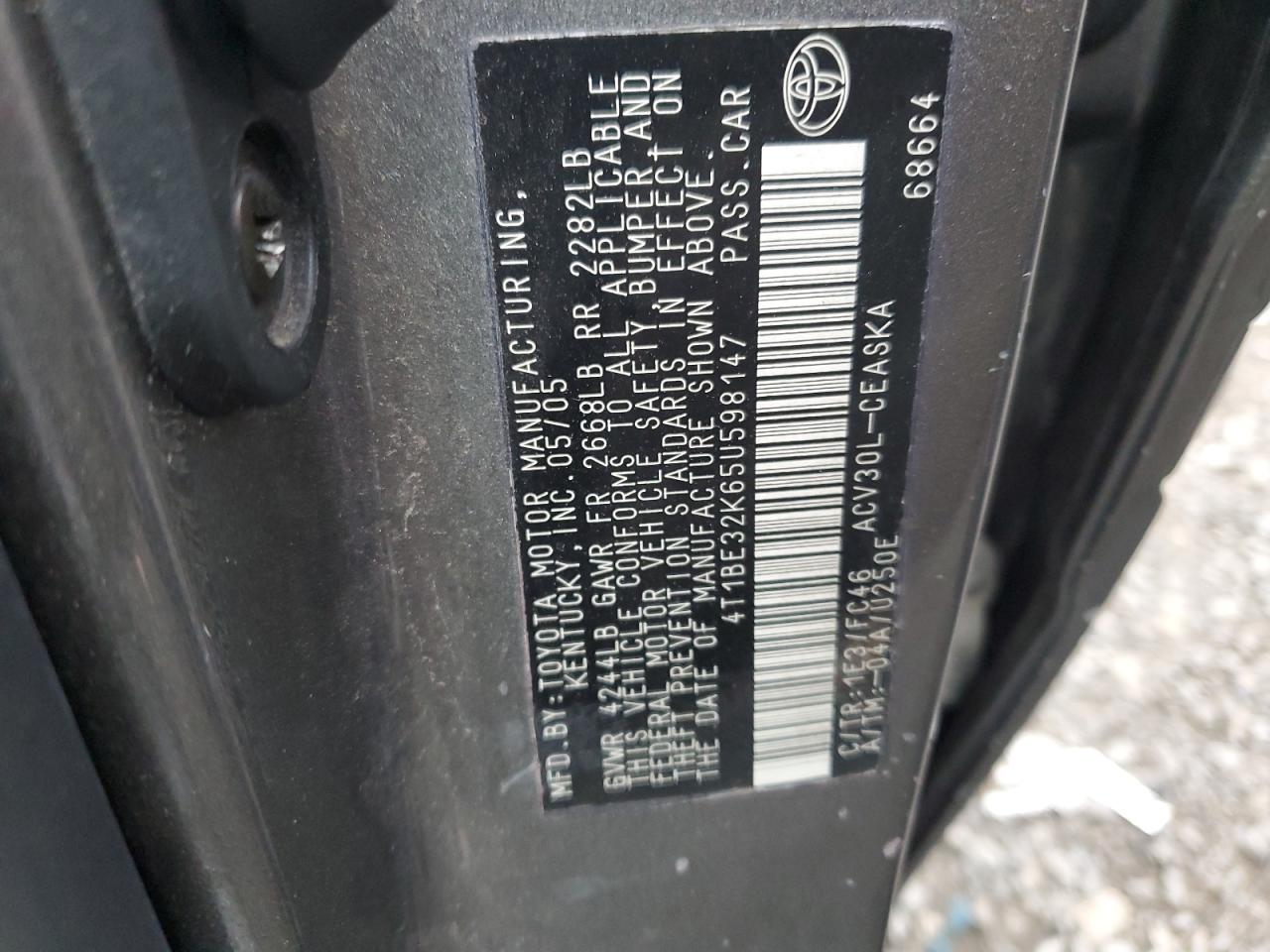 2005 Toyota Camry - Image 14