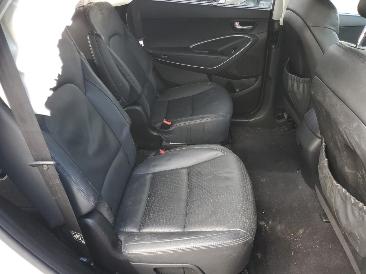 2014 Hyundai Santa Fe - Image 11
