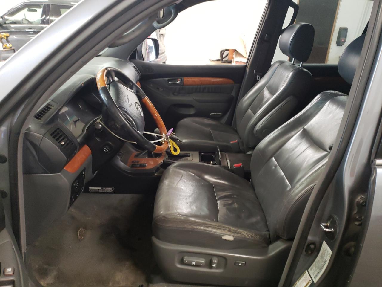 2004 Lexus GX - Image 7