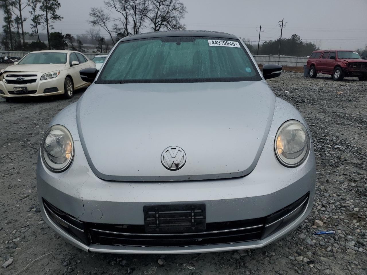 2012 Volkswagen Beetle - Image 5