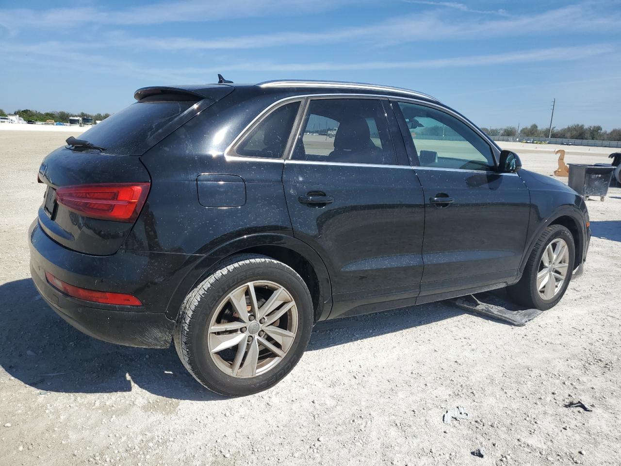 2017 Audi Q3 - Image 3