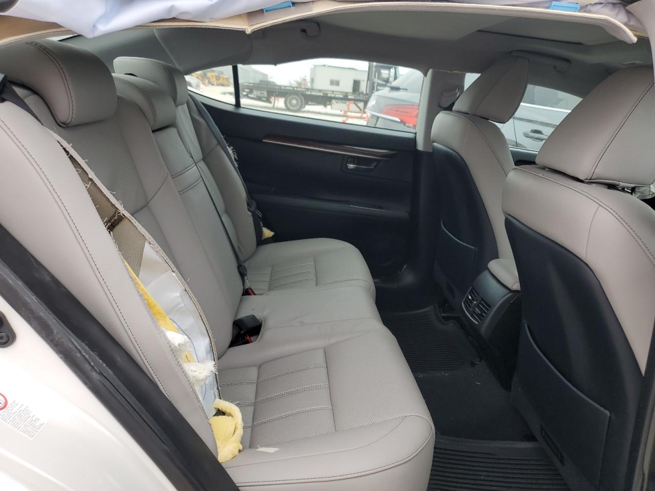 2018 Lexus ES - Image 10