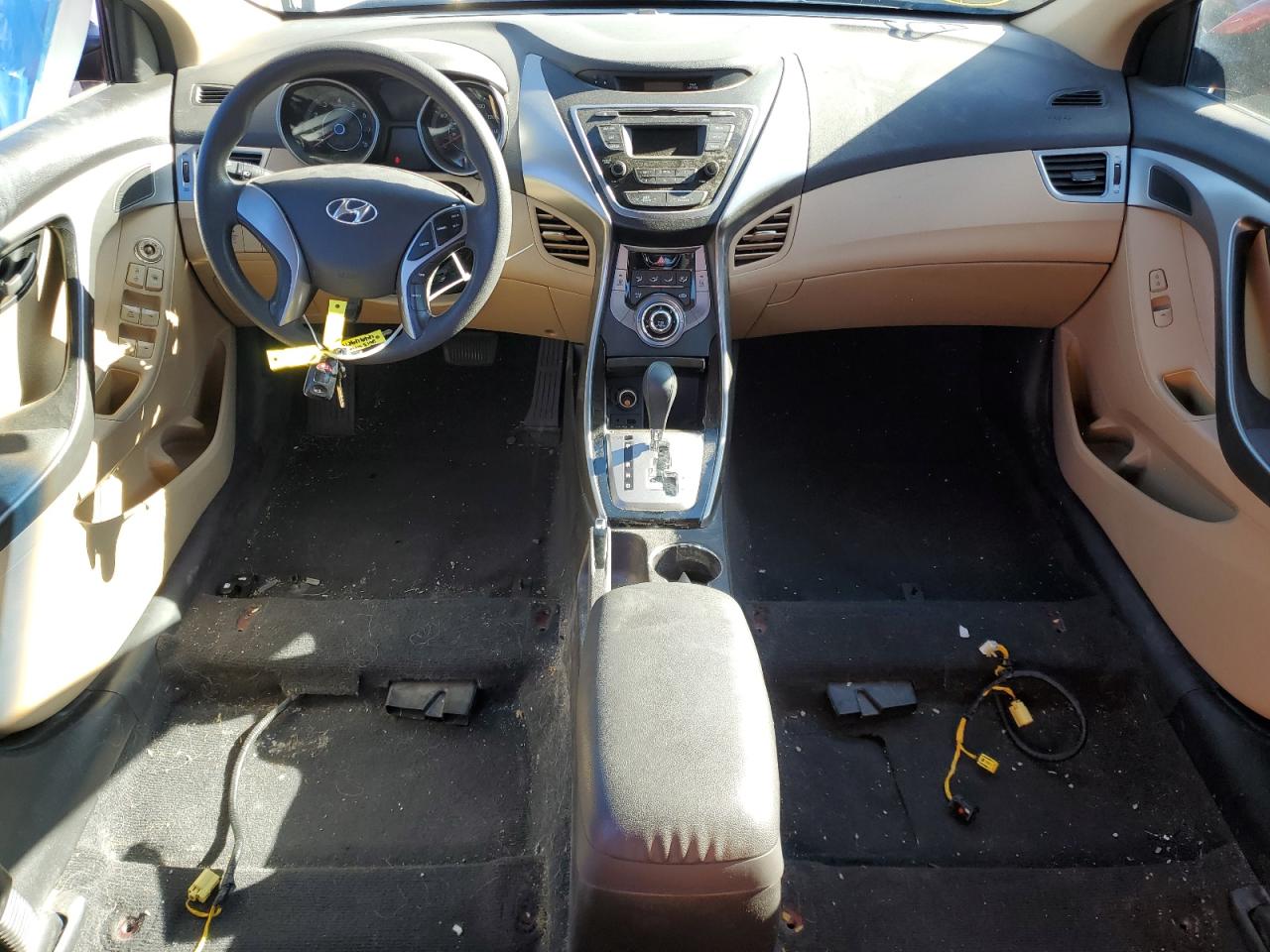 2013 Hyundai Elantra - Image 8