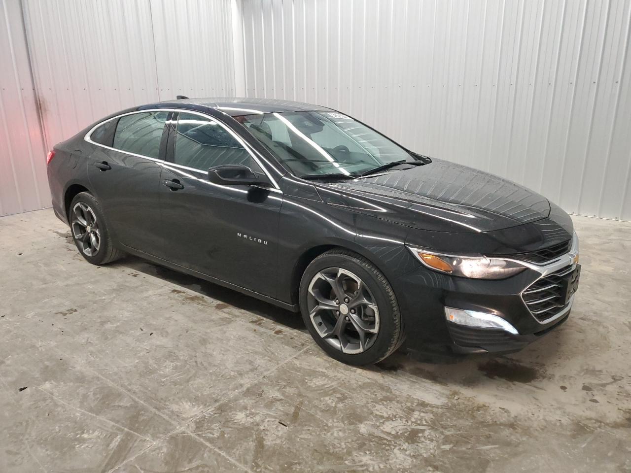 2022 Chevrolet Malibu - Image 4