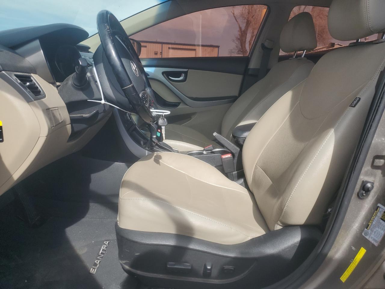 2015 Hyundai Elantra - Image 7