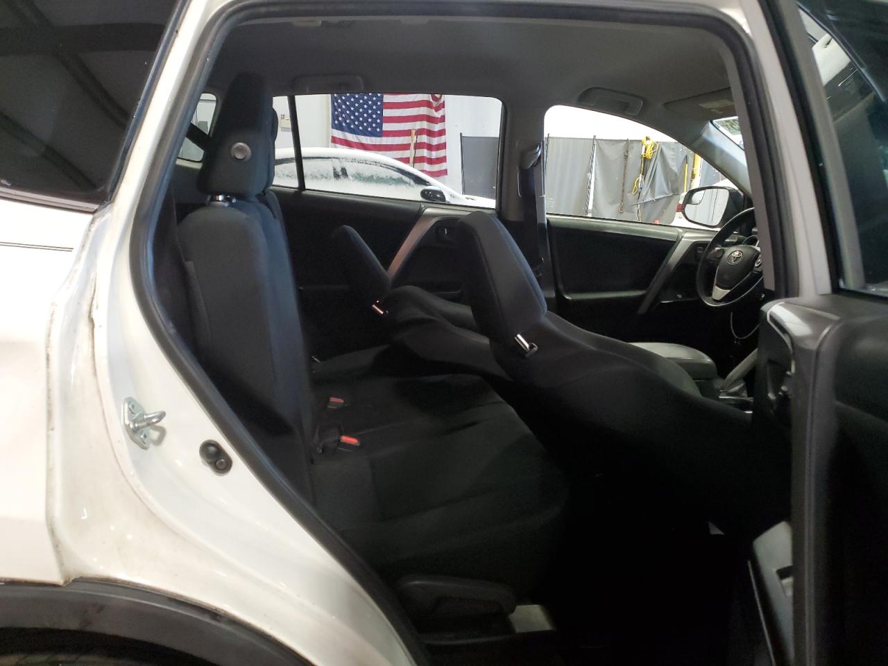 2017 Toyota RAV 4 - Image 11