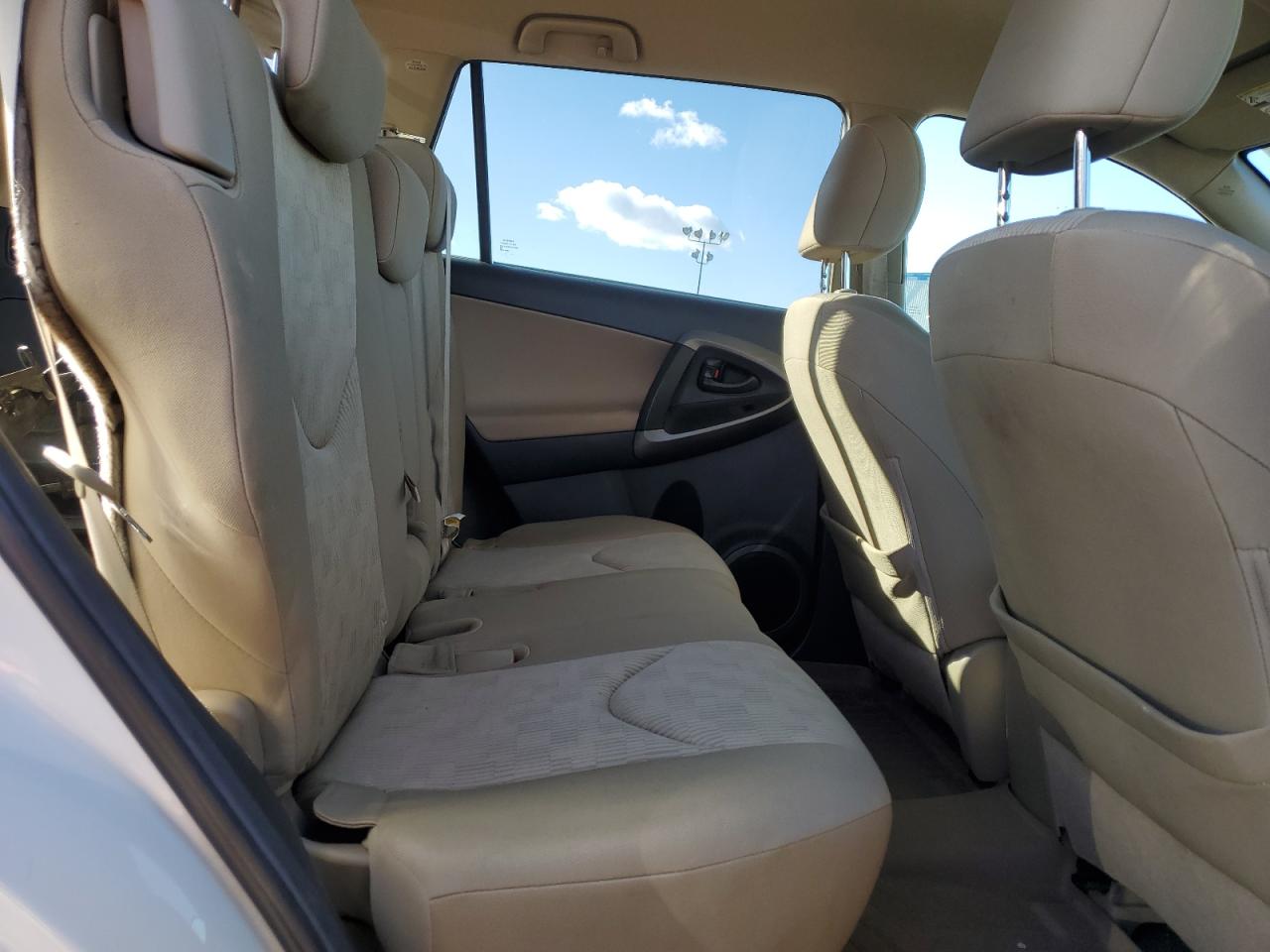 2010 Toyota RAV 4 - Image 10