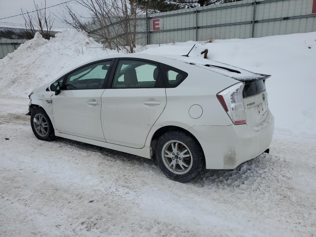 2011 Toyota Prius - Image 2