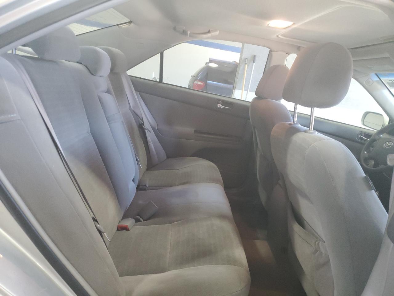 2005 Toyota Camry - Image 10
