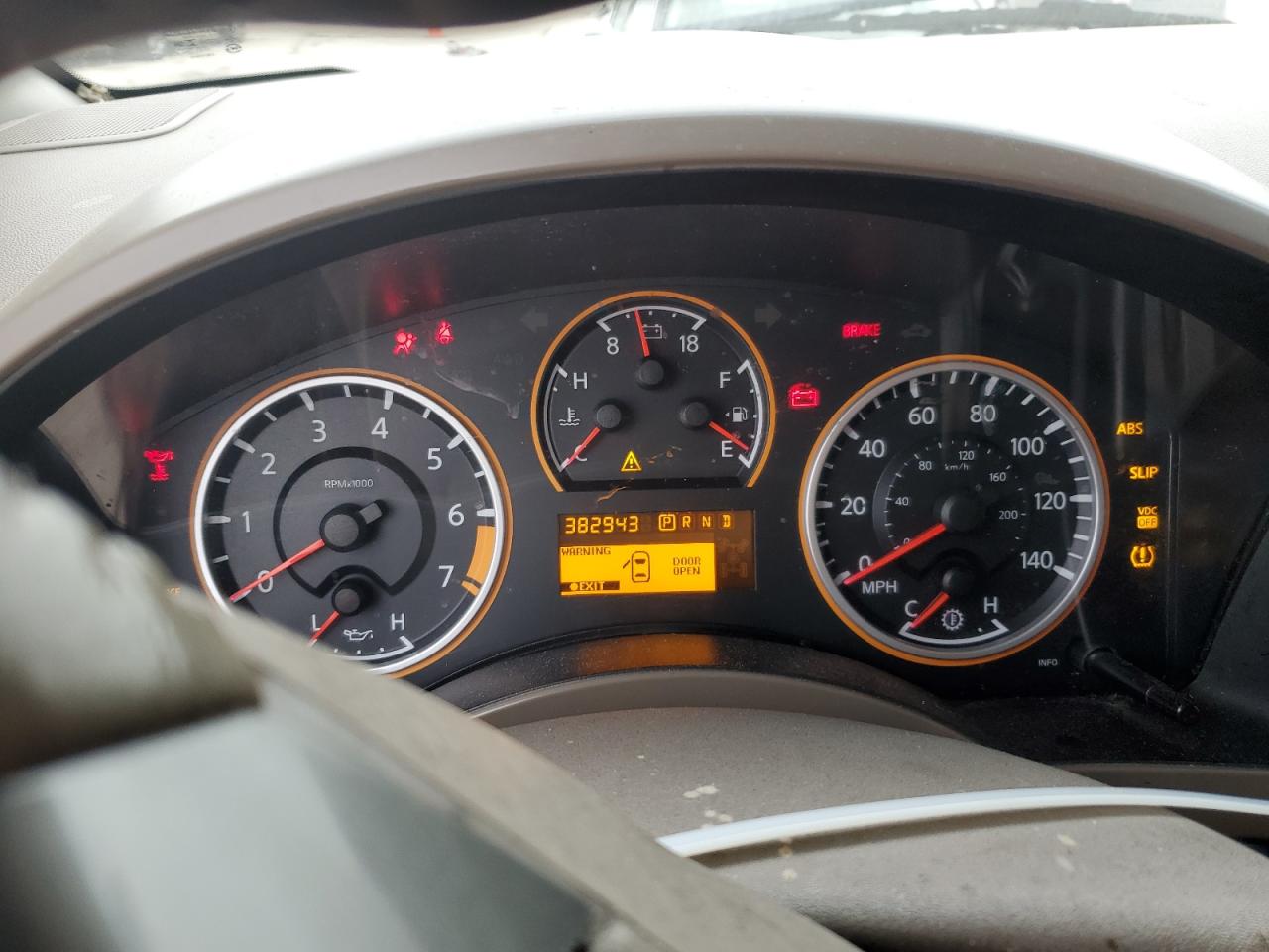 2010 Nissan Titan - Image 9
