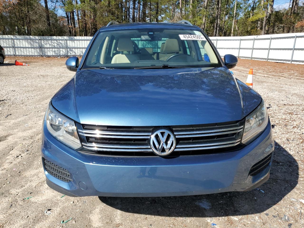 2017 Volkswagen Tiguan - Image 5