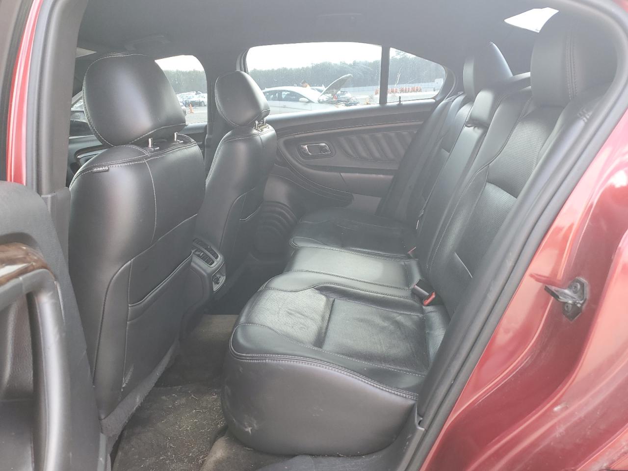 2014 Ford Taurus - Image 10