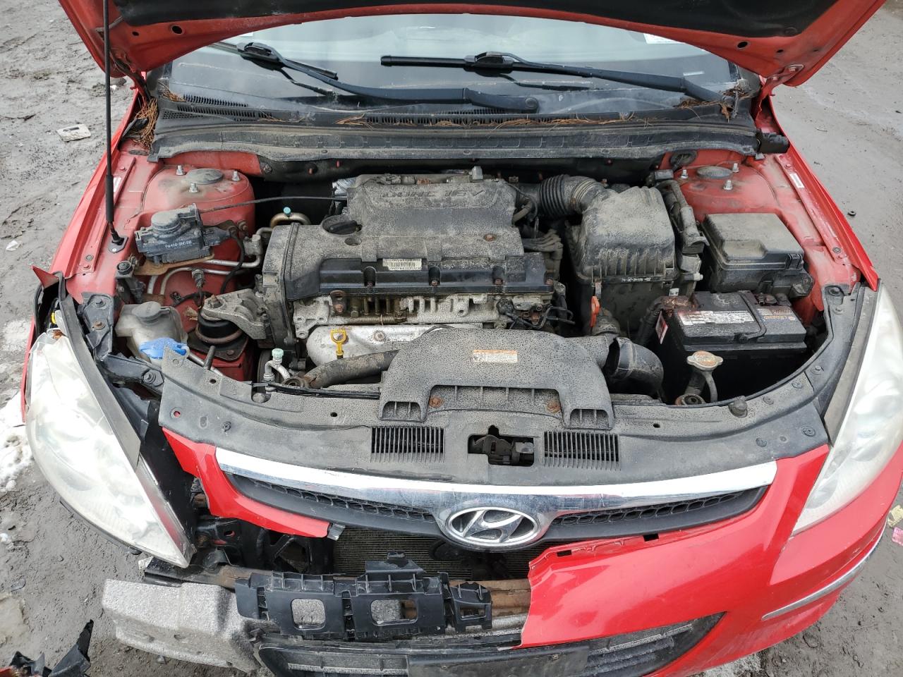2012 Hyundai Elantra - Image 11