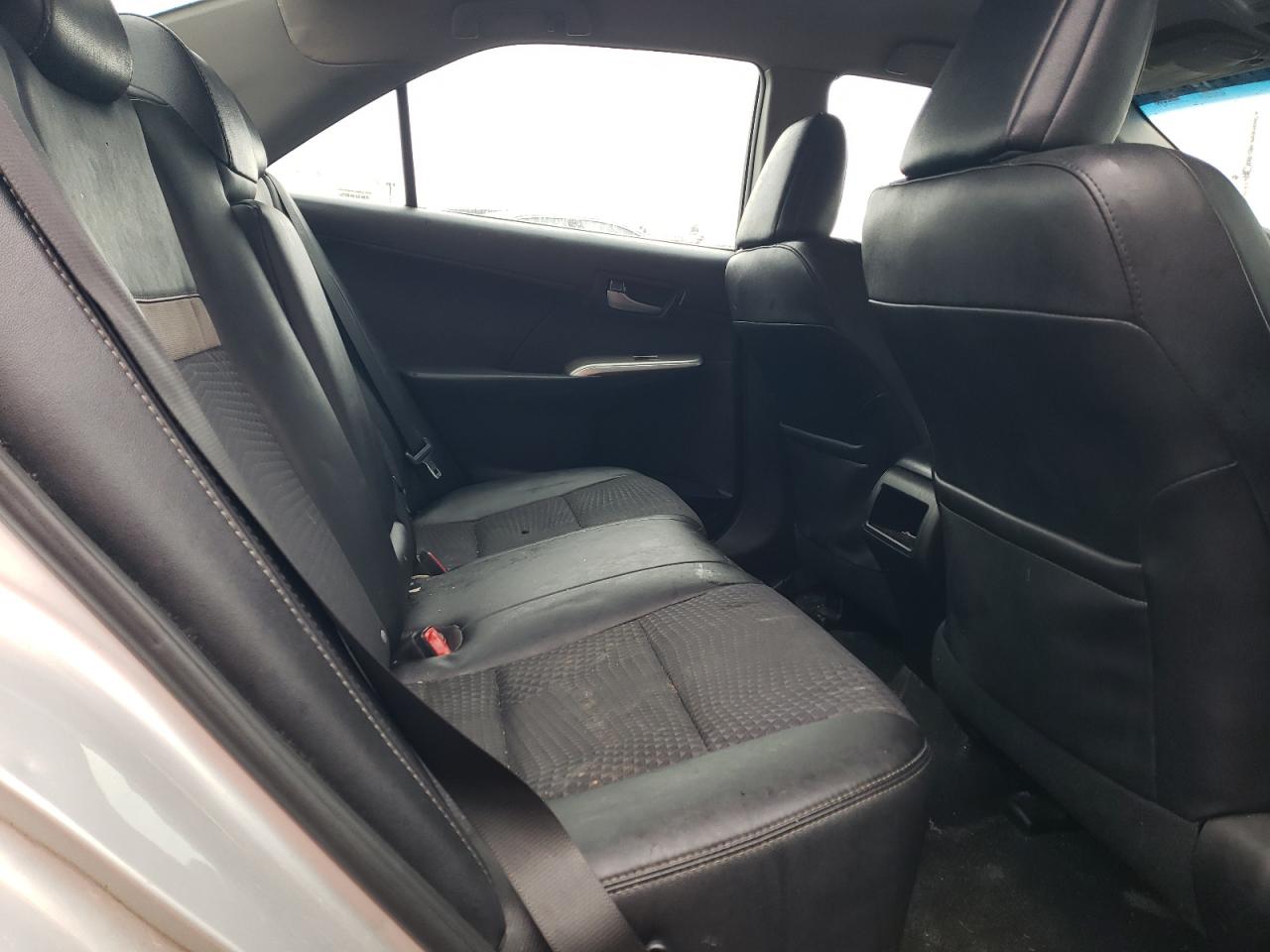 2013 Toyota Camry - Image 10