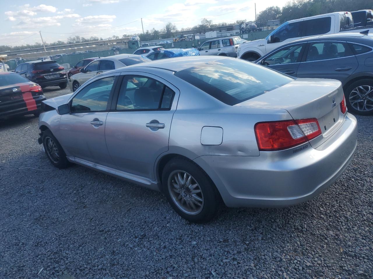 2010 Mitsubishi Galant - Image 2