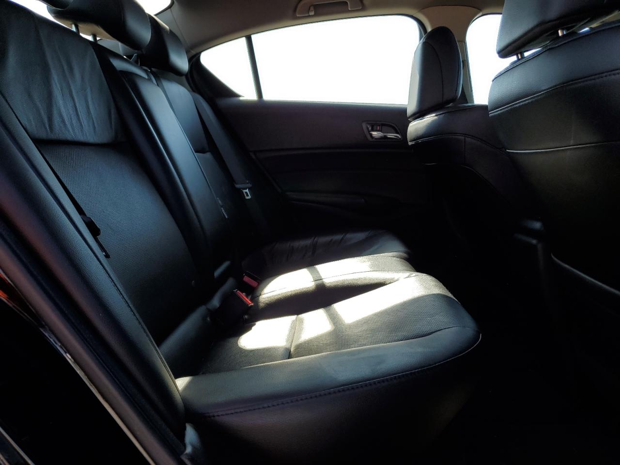2014 Acura ILX - Image 10