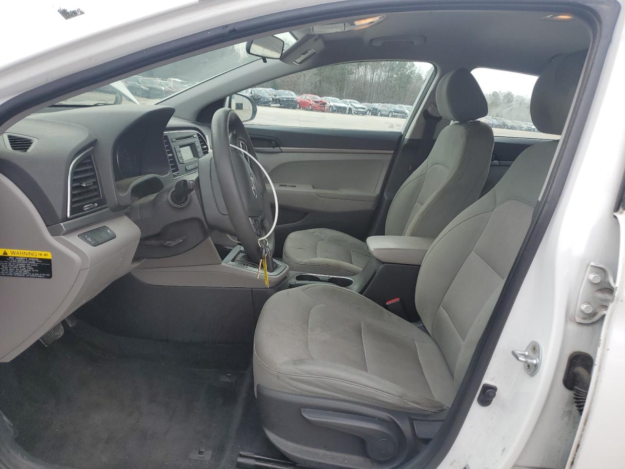 2017 Hyundai Elantra - Image 7