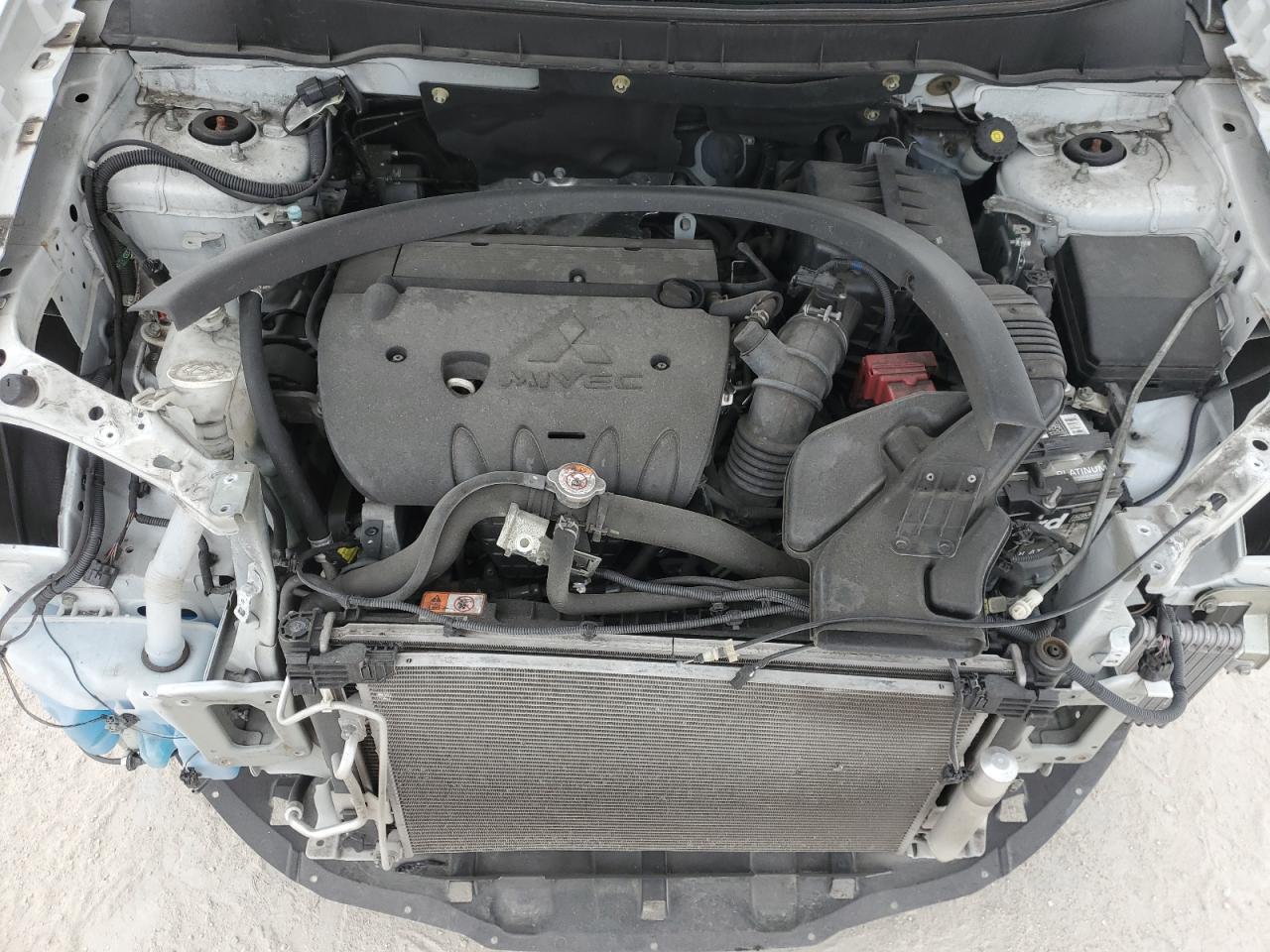 2019 Mitsubishi Outlander - Image 13