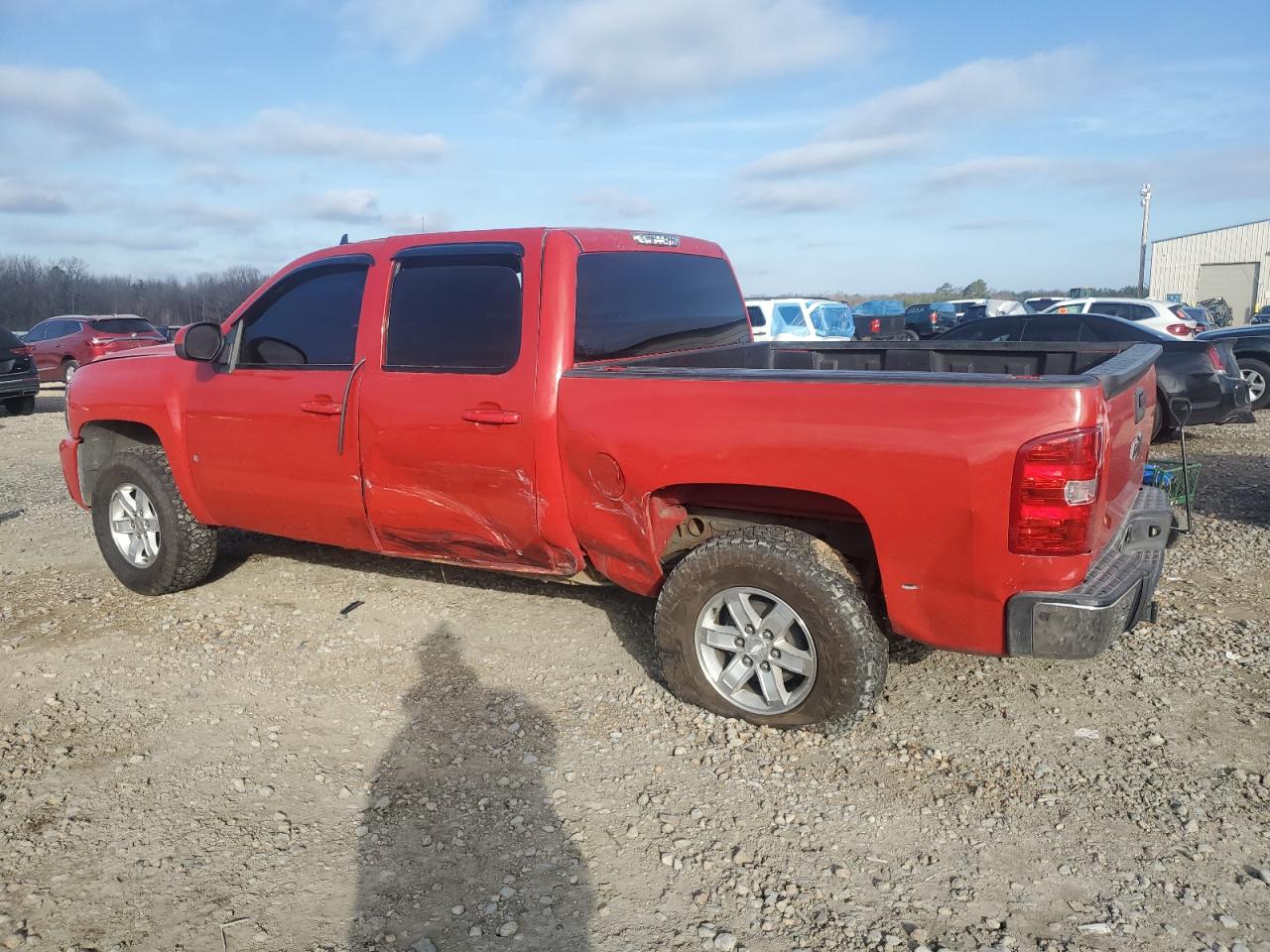 2007 Chevrolet Silverado - Image 2
