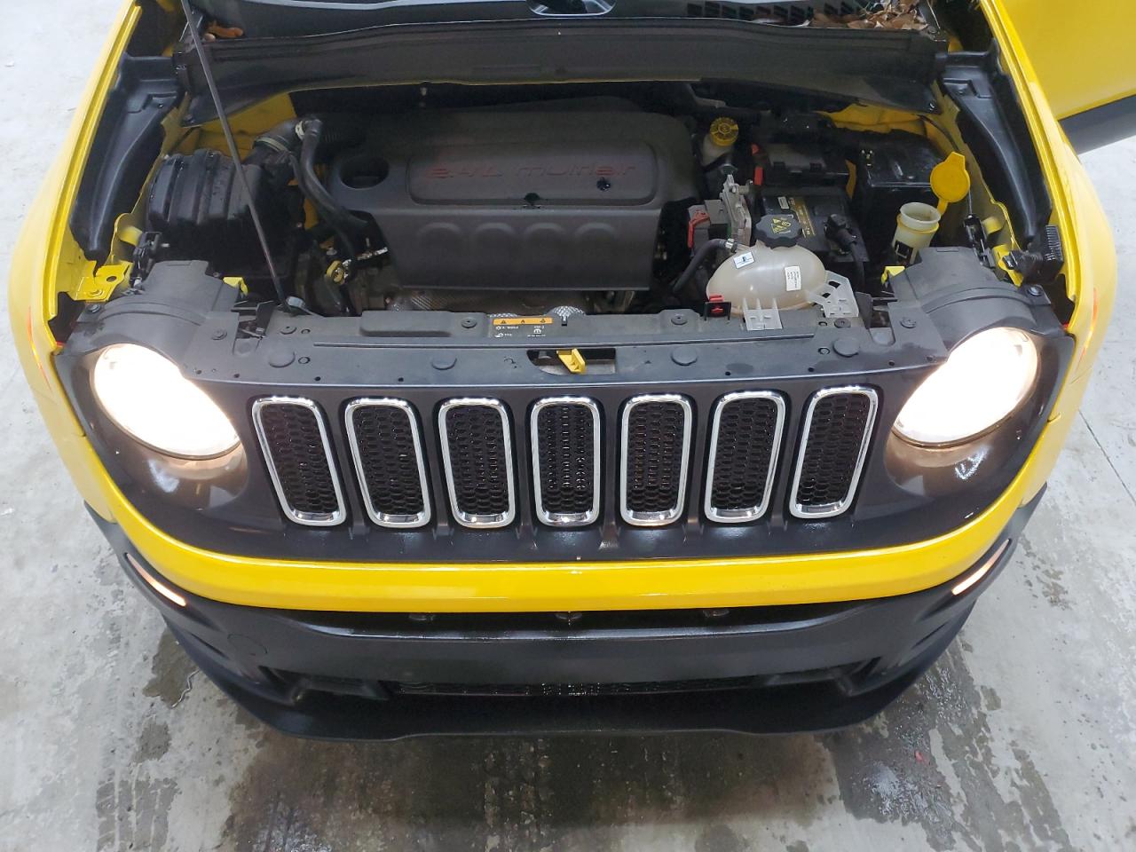 2018 Jeep Renegade - Image 12