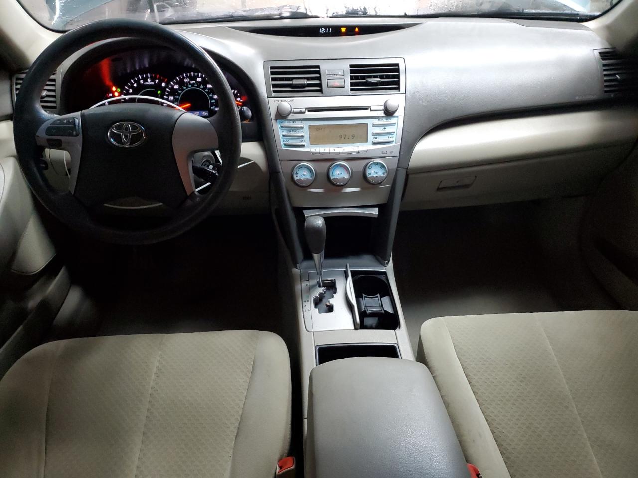 2009 Toyota Camry - Image 8