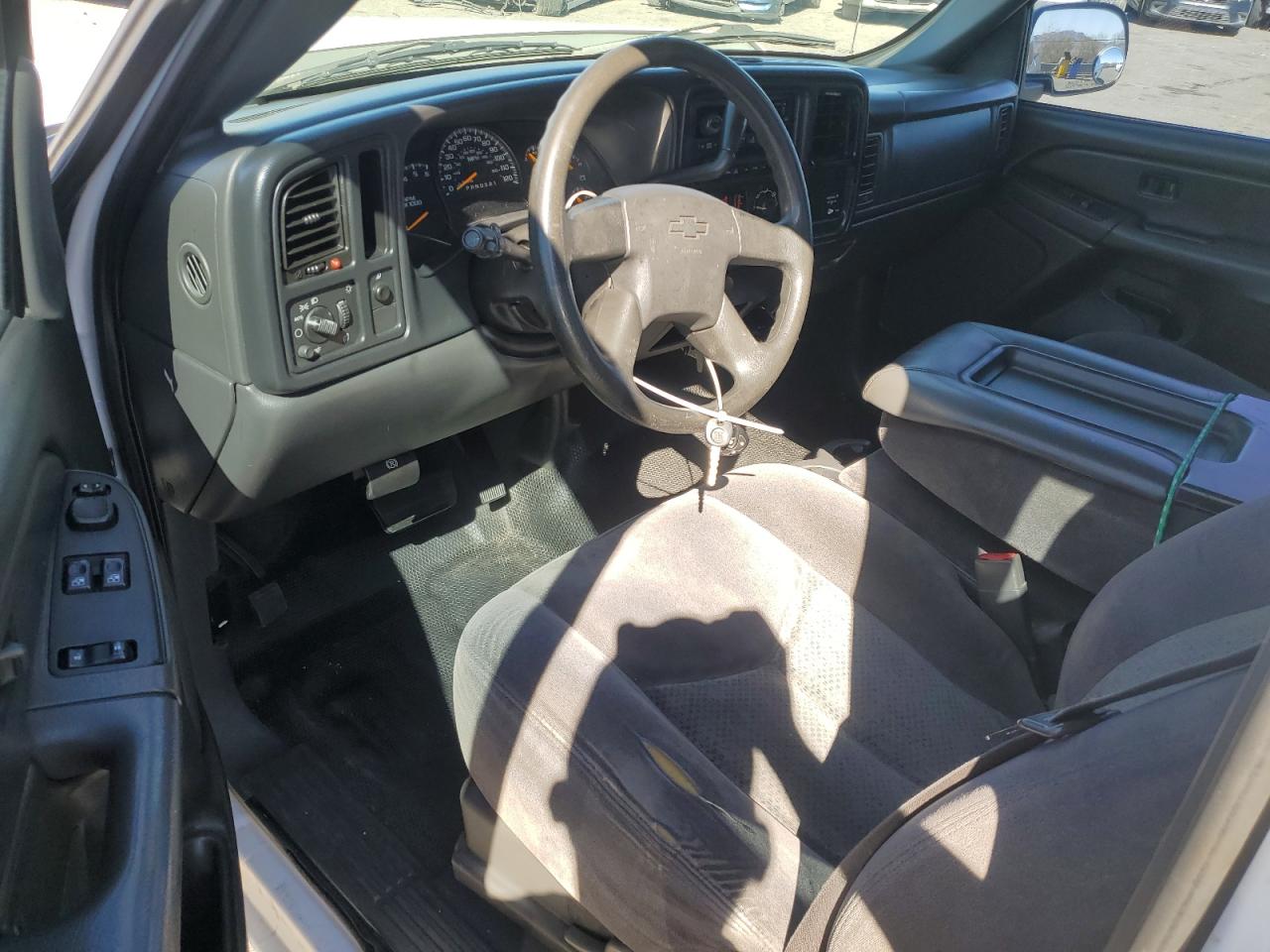 2006 Chevrolet Silverado - Image 8
