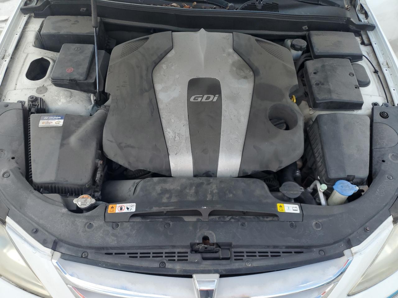 2013 Hyundai Genesis - Image 11