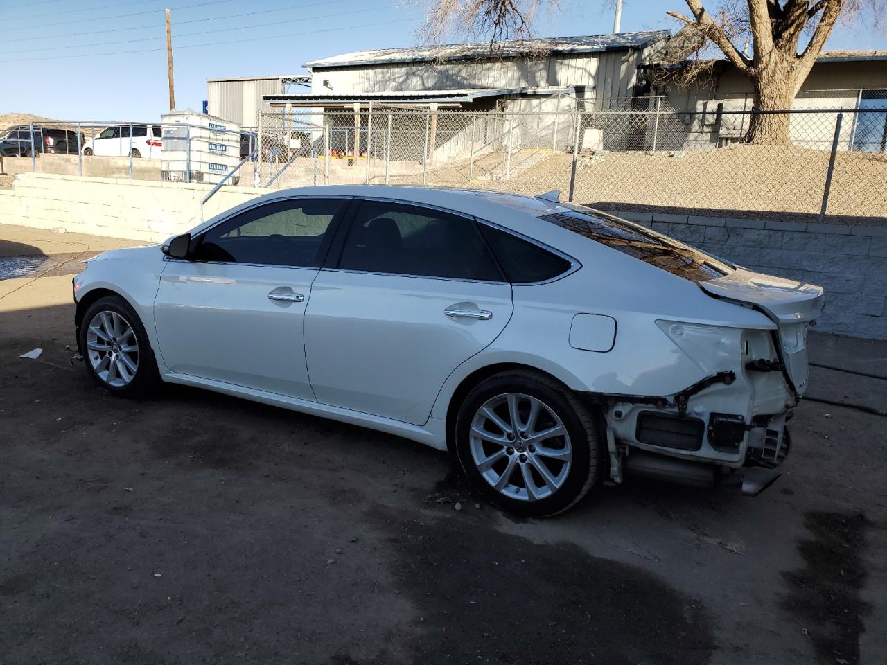 2014 Toyota Avalon - Image 2