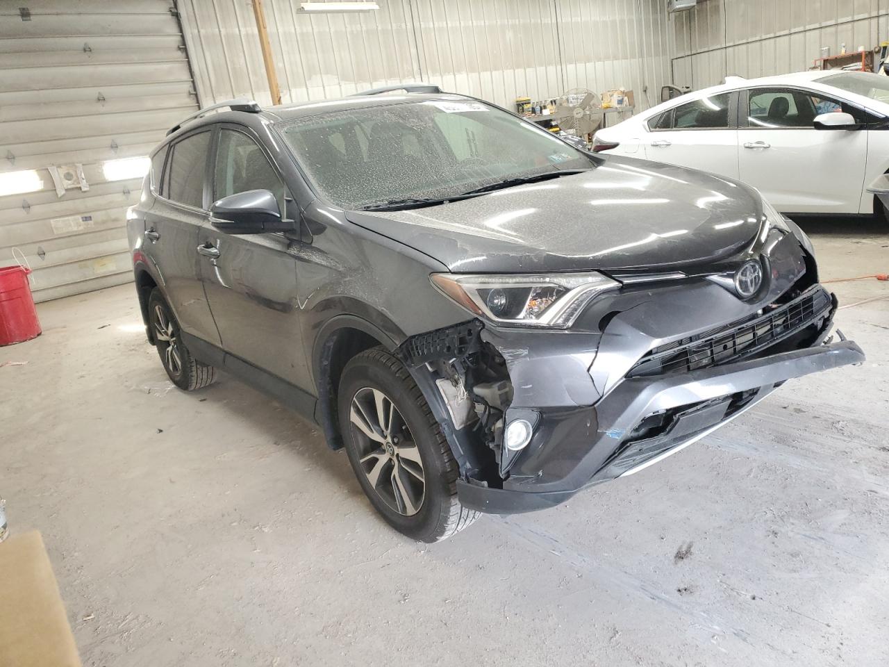 2017 Toyota RAV 4 - Image 4
