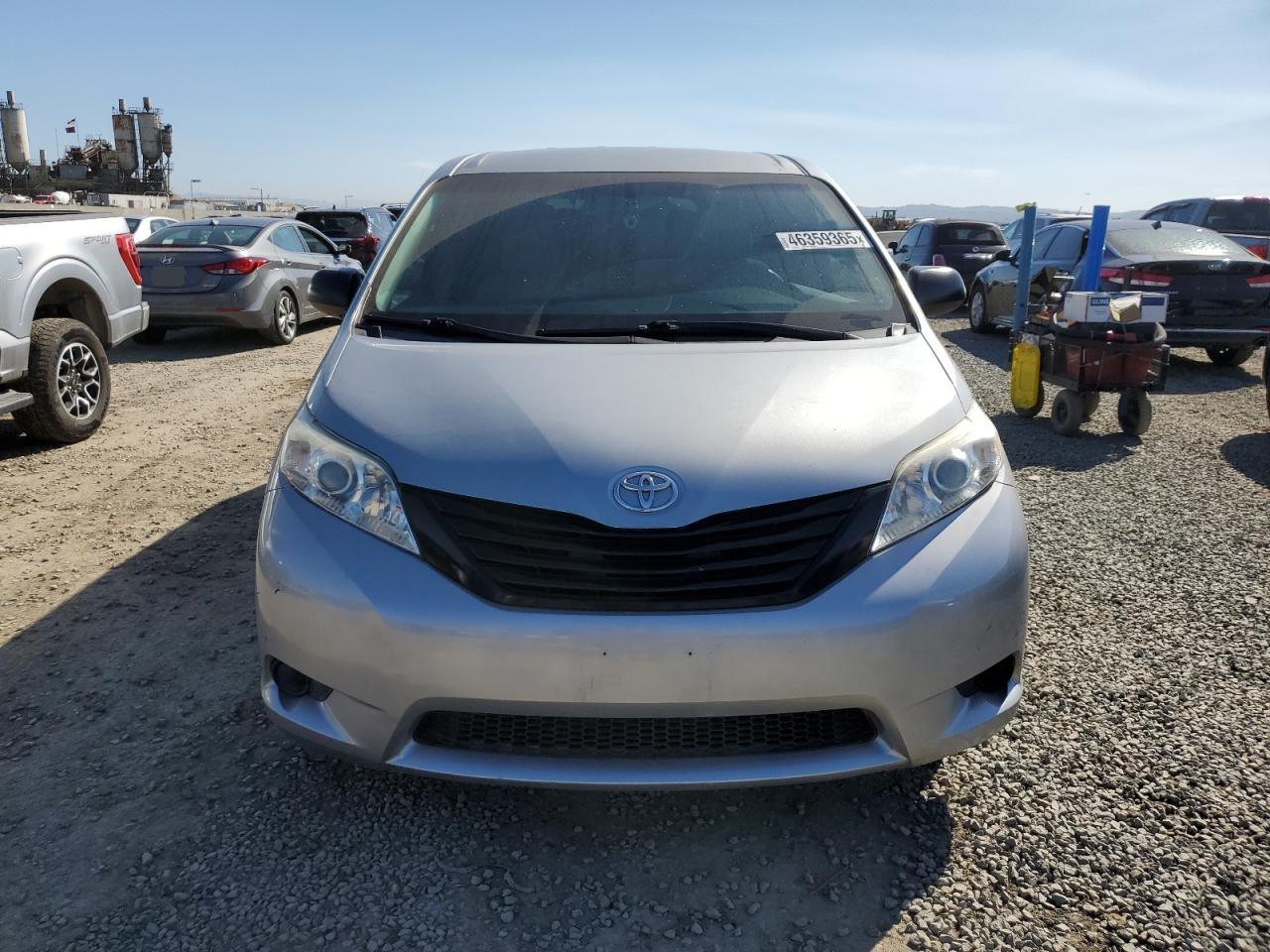 2015 Toyota Sienna - Image 5