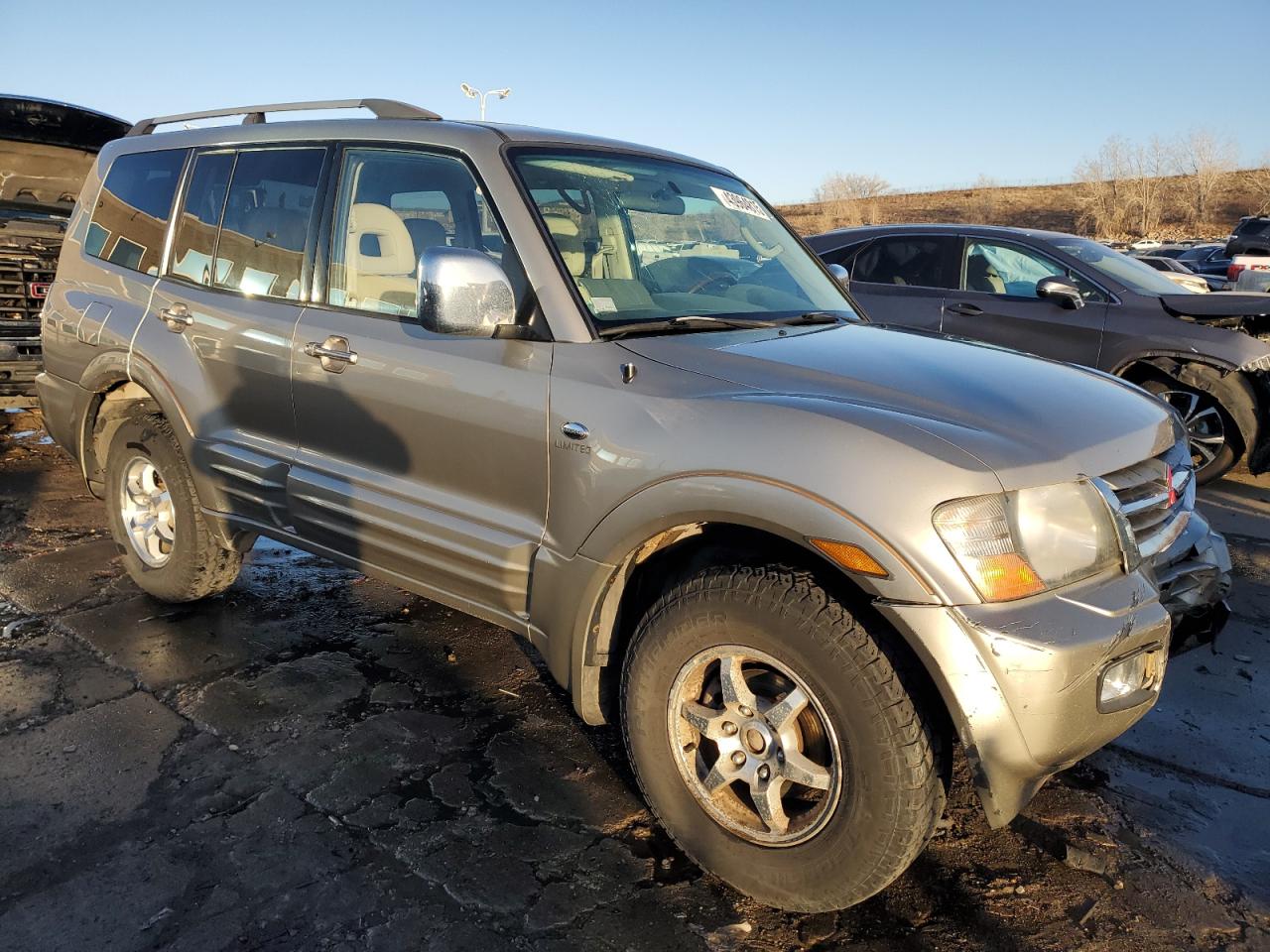 2001 Mitsubishi Montero - Image 4