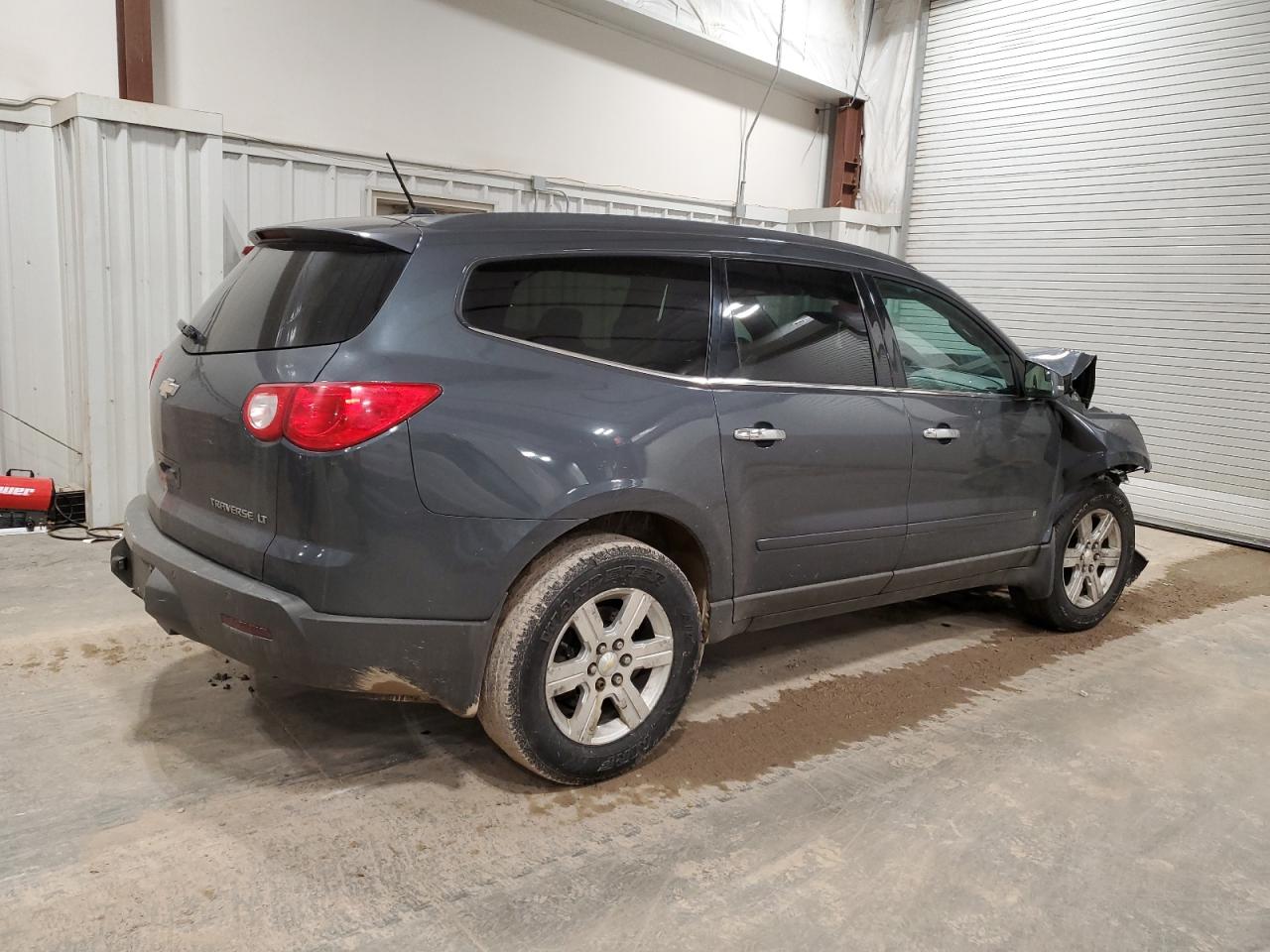 2010 Chevrolet Traverse - Image 3