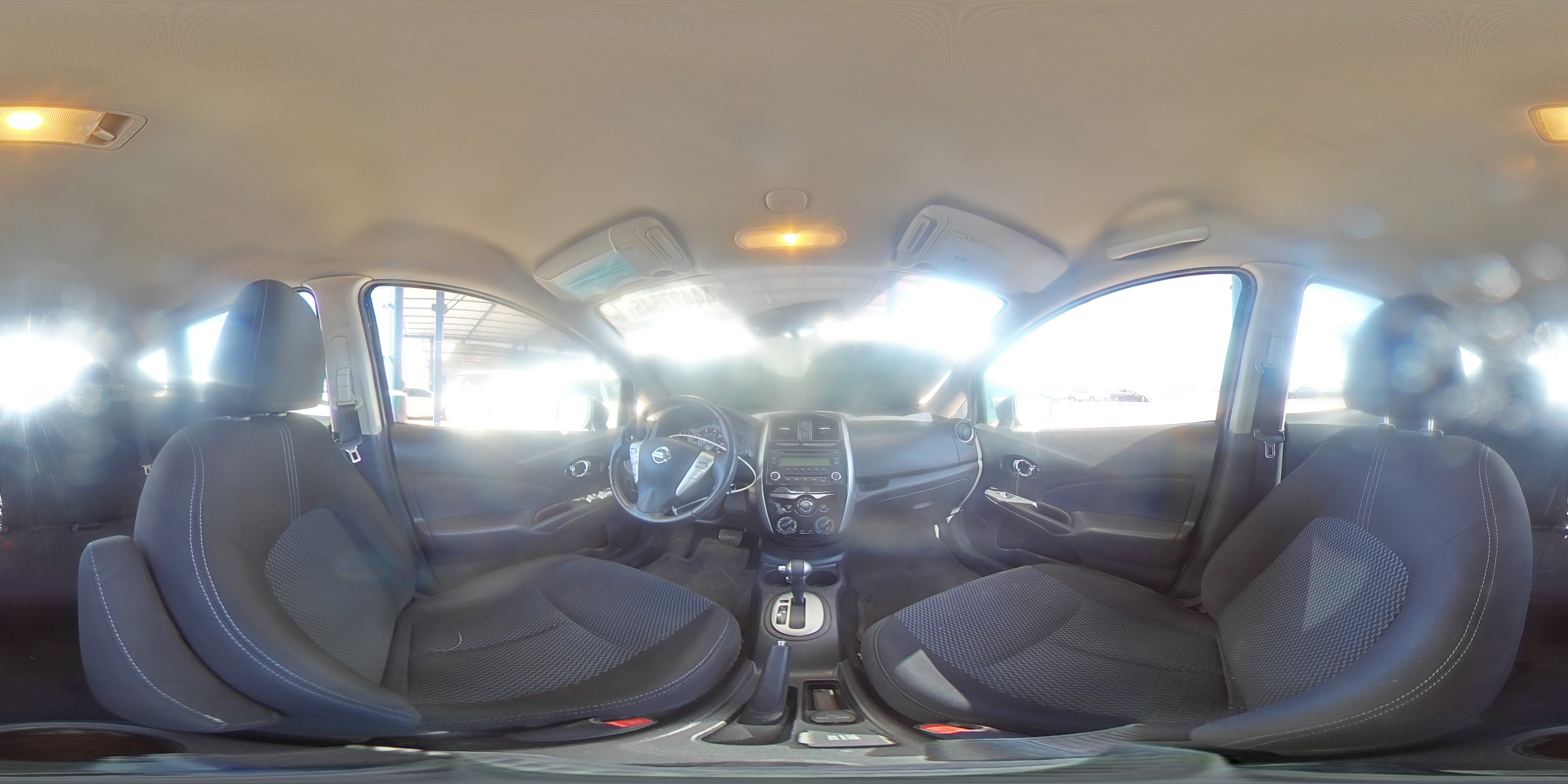 2015 Nissan Versa - Image 13