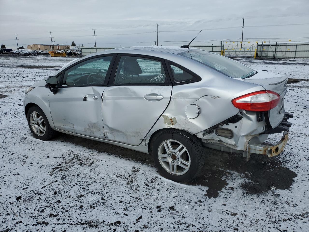 2015 Ford Fiesta - Image 2