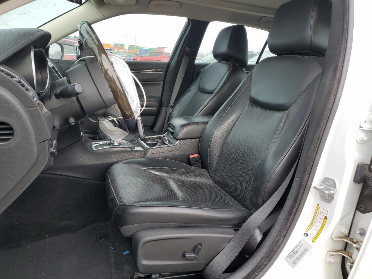 2015 Chrysler 300 - Image 7