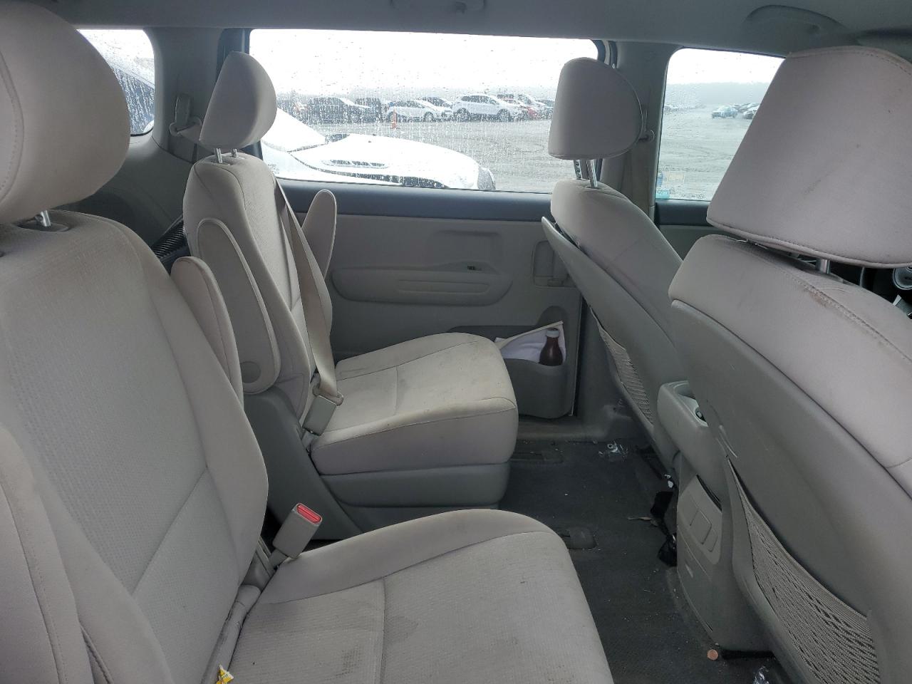 2016 Kia Sedona - Image 12