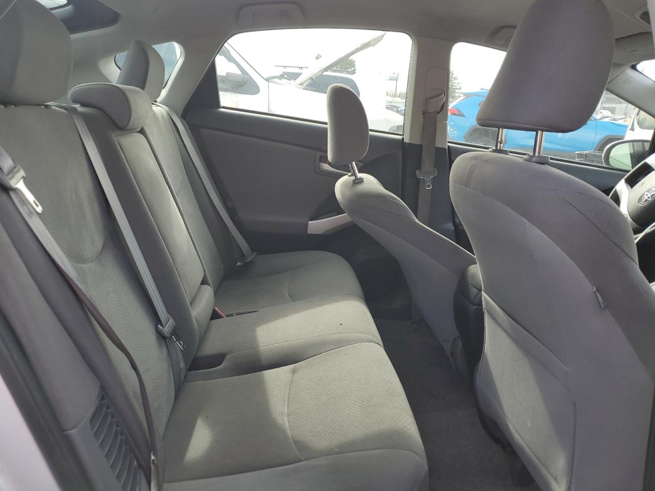 2013 Toyota Prius - Image 11