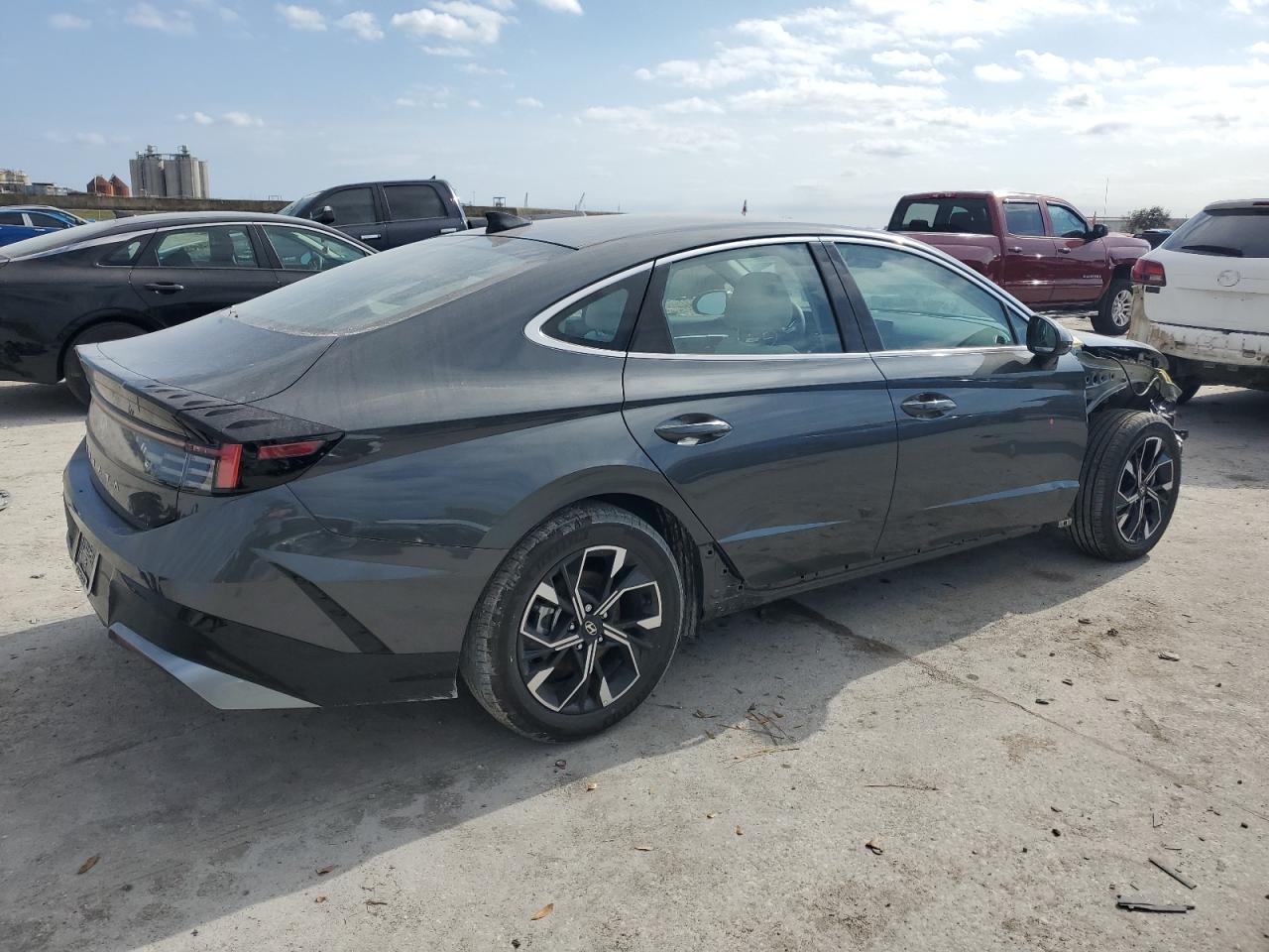 2024 Hyundai Sonata - Image 3