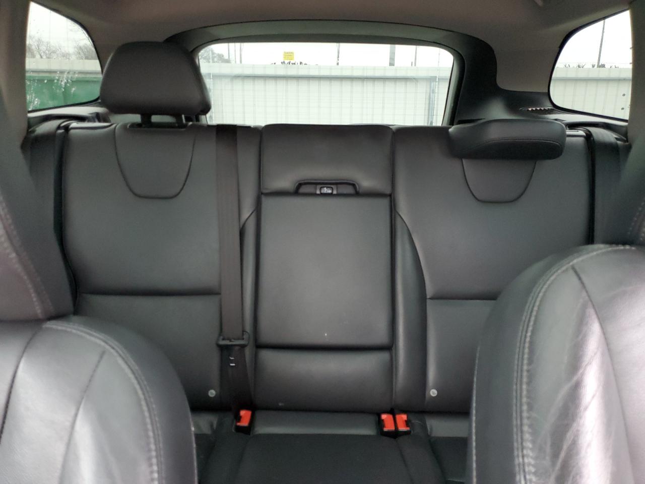 2016 Volvo XC60 - Image 10